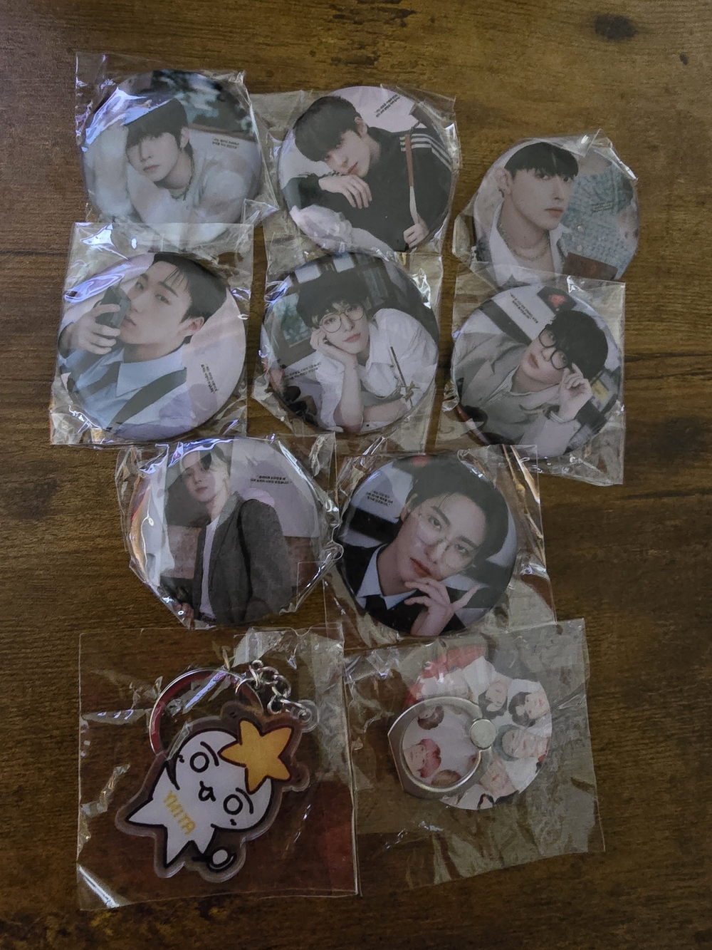 ATEEZ Lot 8 Buttons + Aniteez Keychain + Phone Ring Grip - Kpop Merch